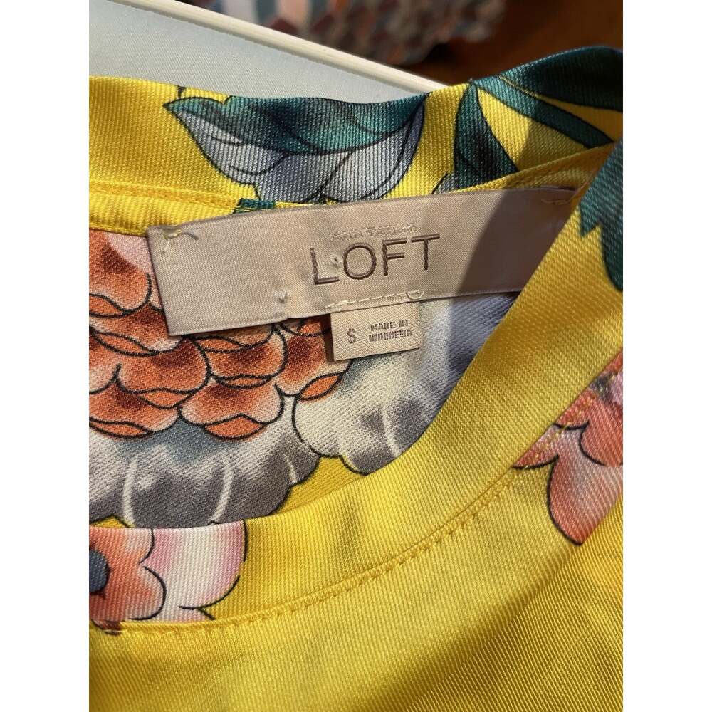 Loft Floral Blouse Size Small - Picture 3 of 7